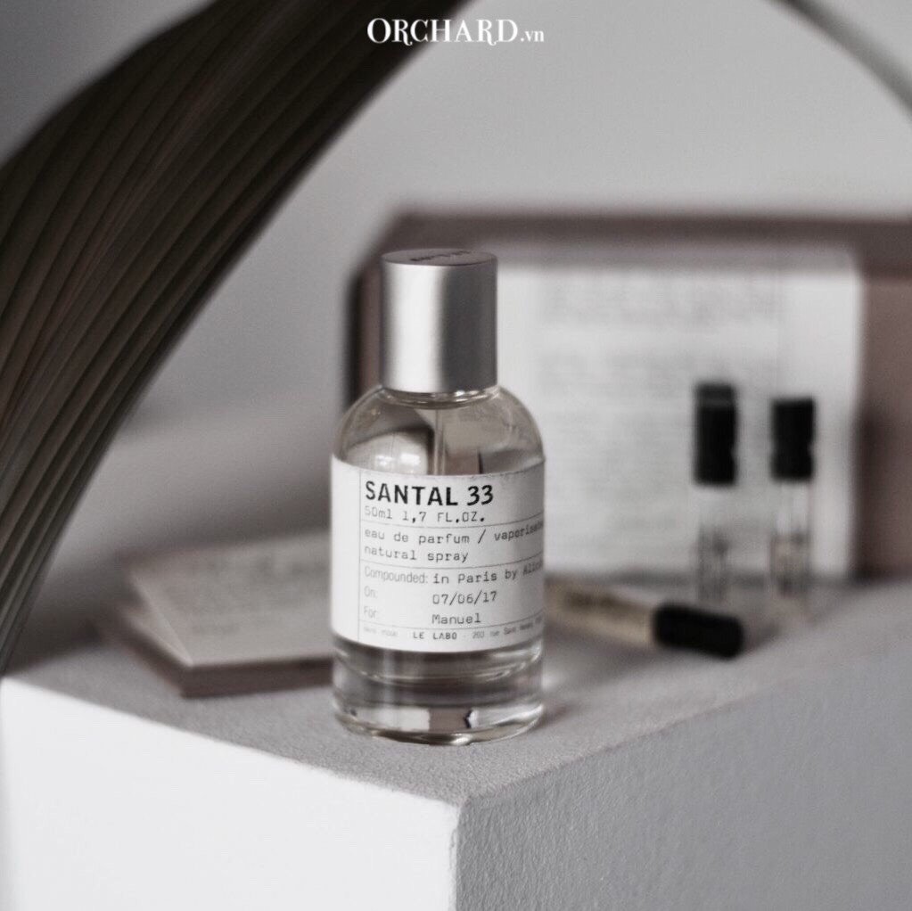 Santal 33 được ra mắt vào năm 2011 bởi thương hiệu nước hoa "tươi" nổi tiếng Le Labo Santal 33 được ra mắt vào năm 2011 bởi thương hiệu nước hoa "tươi" nổi tiếng Le Labo